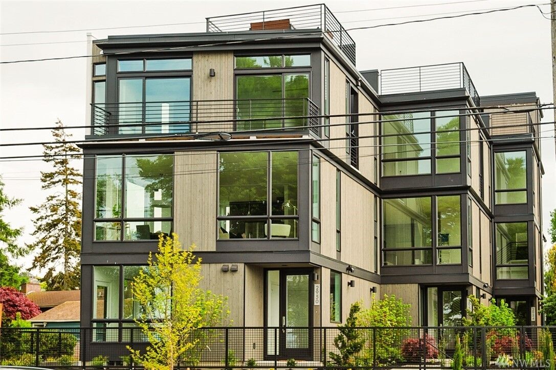 Property Photo: 2950 Alki Ave SW WA 98116