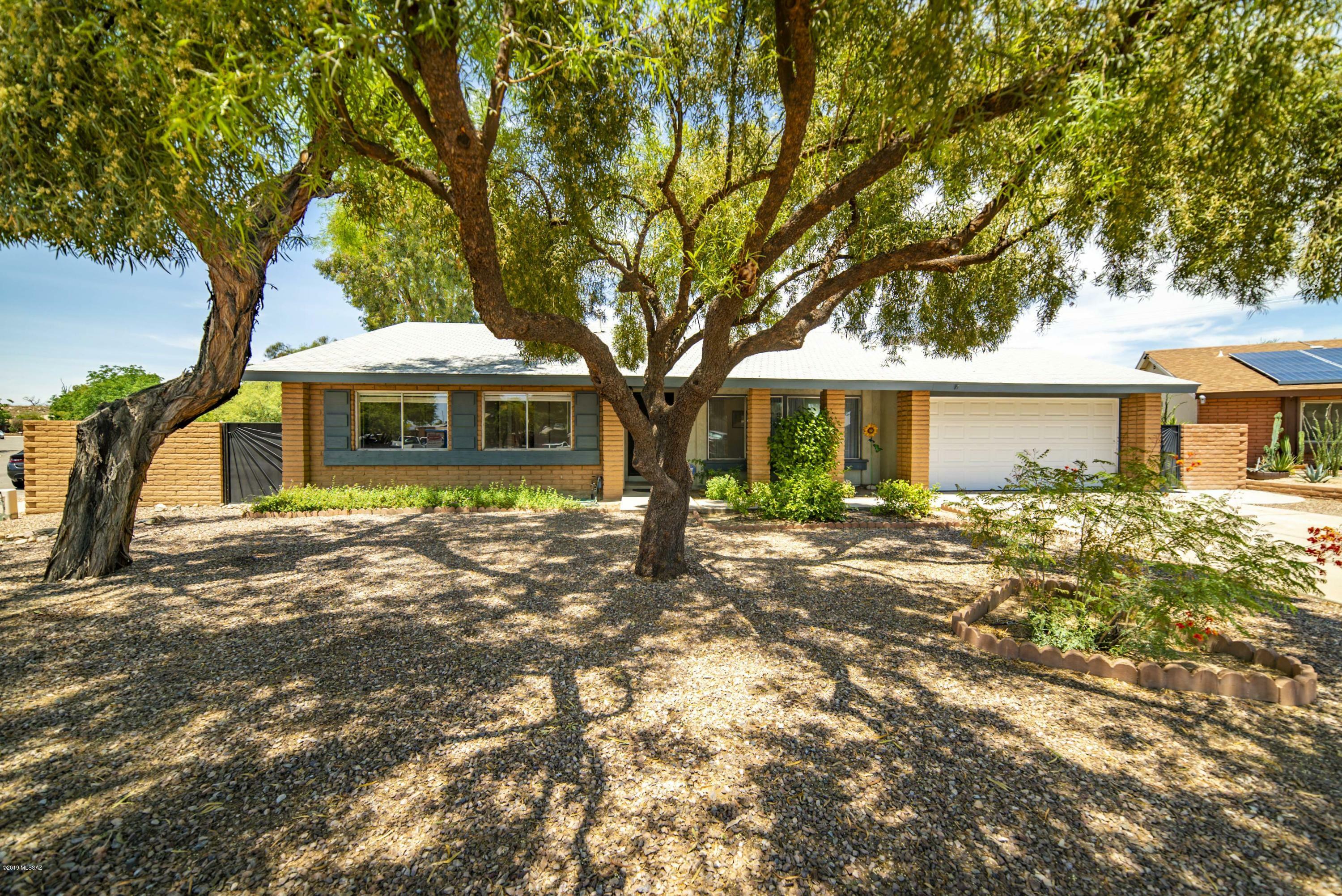 Property Photo:  3656 W Gailey Drive  AZ 85741 