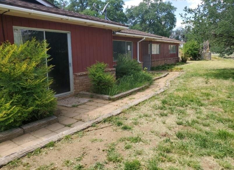Property Photo:  15195 Johnson Drive  CA 93647 