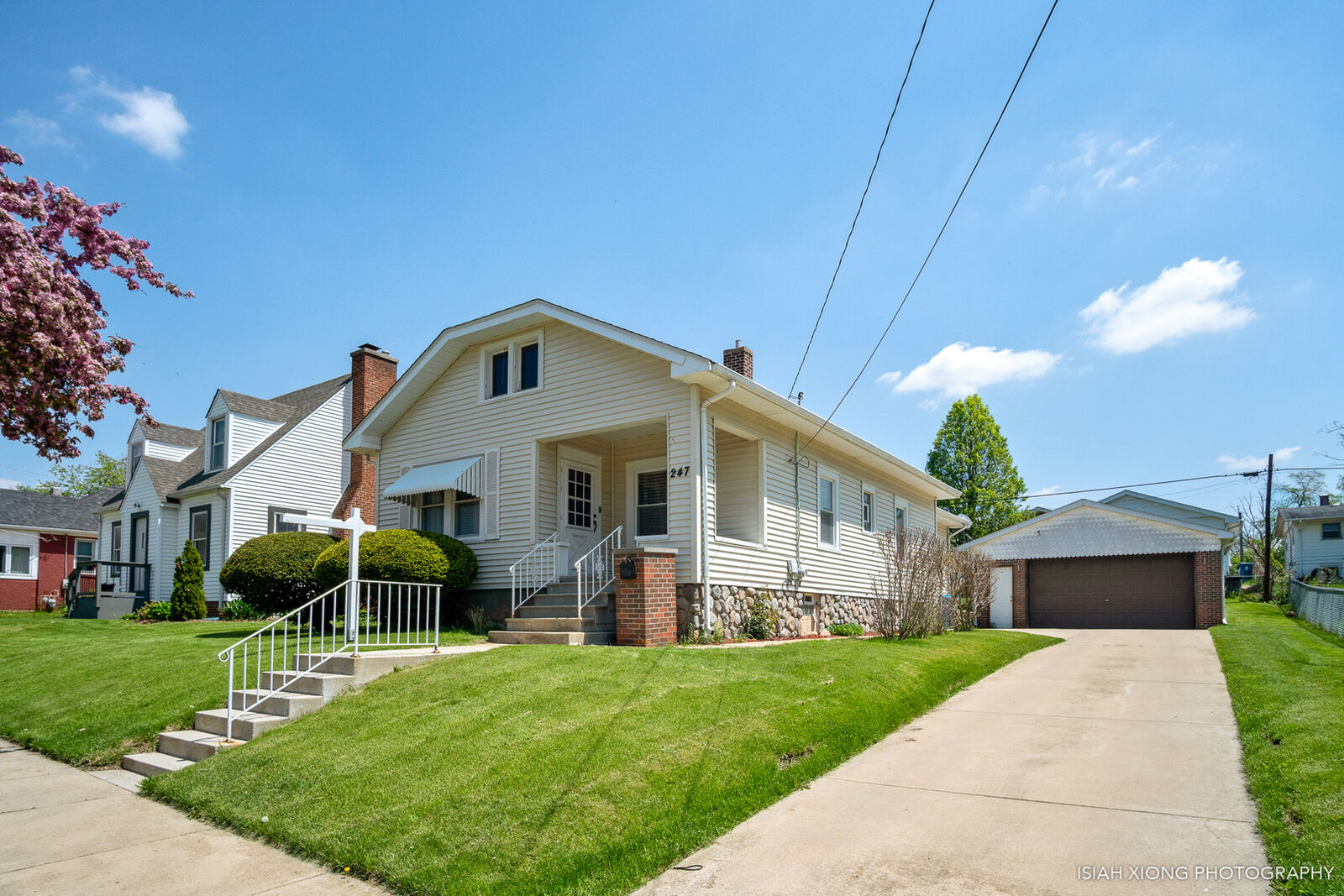 Property Photo:  247 Trask Street  IL 60505 
