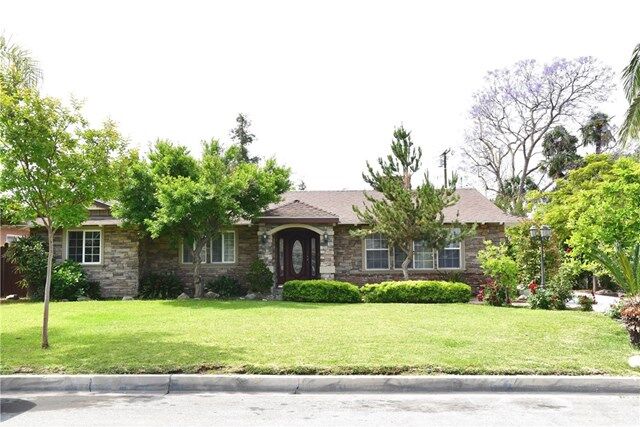 Property Photo:  2120 E Daniels Avenue  CA 91791 