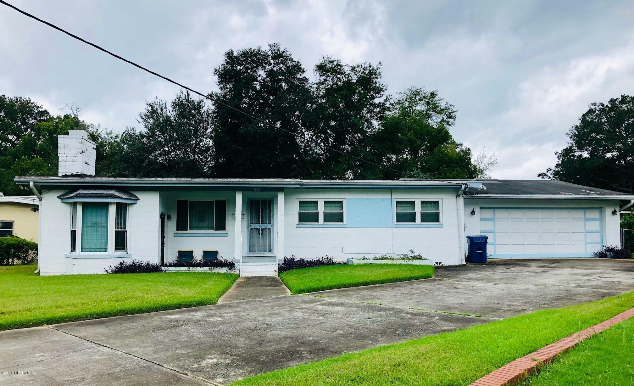 Property Photo:  6178 Strawflower Place  FL 32209 