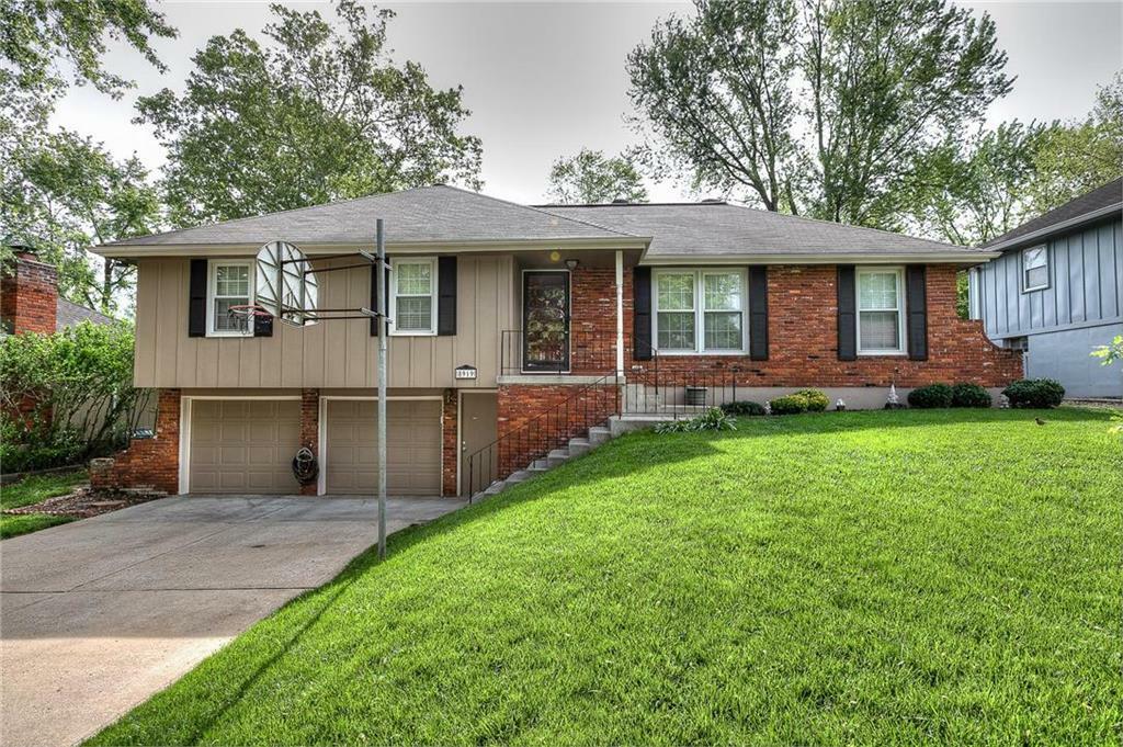 8919 N Grand Avenue  Kansas City MO 64155 photo