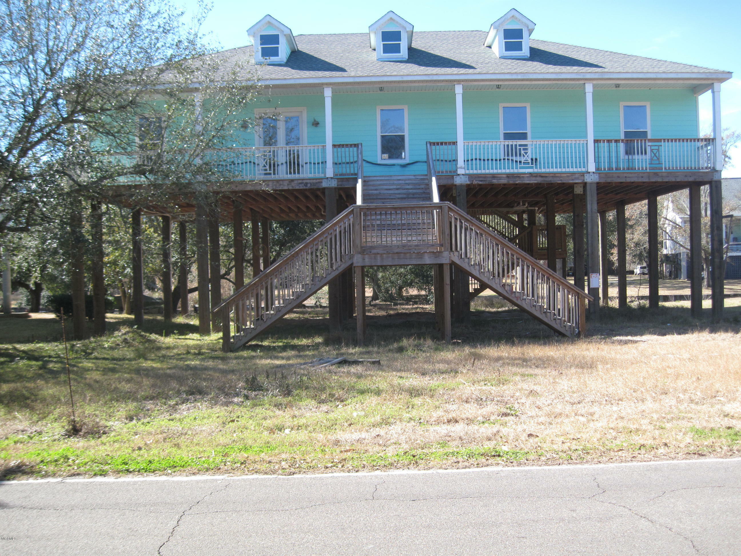 Property Photo:  707 Martin Street  MS 39581 