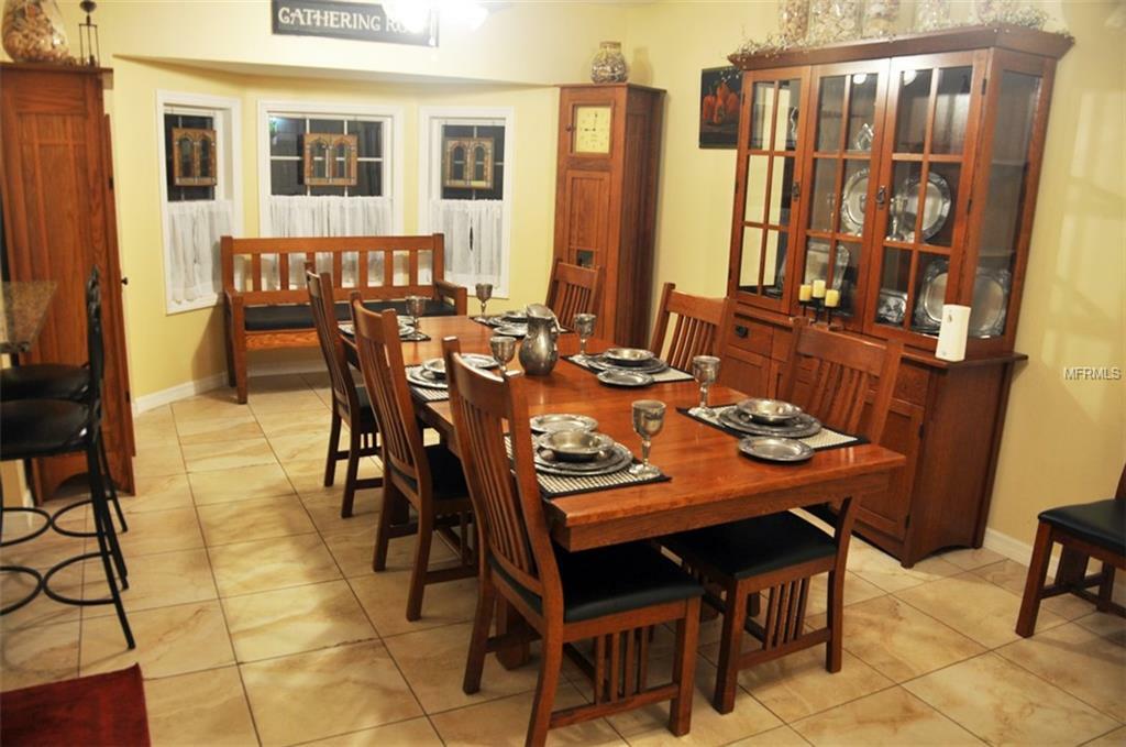 Property Photo: 5207 10th Avenue Drive W FL 34209