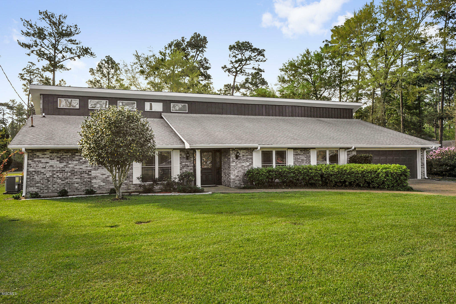 Property Photo:  95509 W Diamondhead Drive  MS 39525 