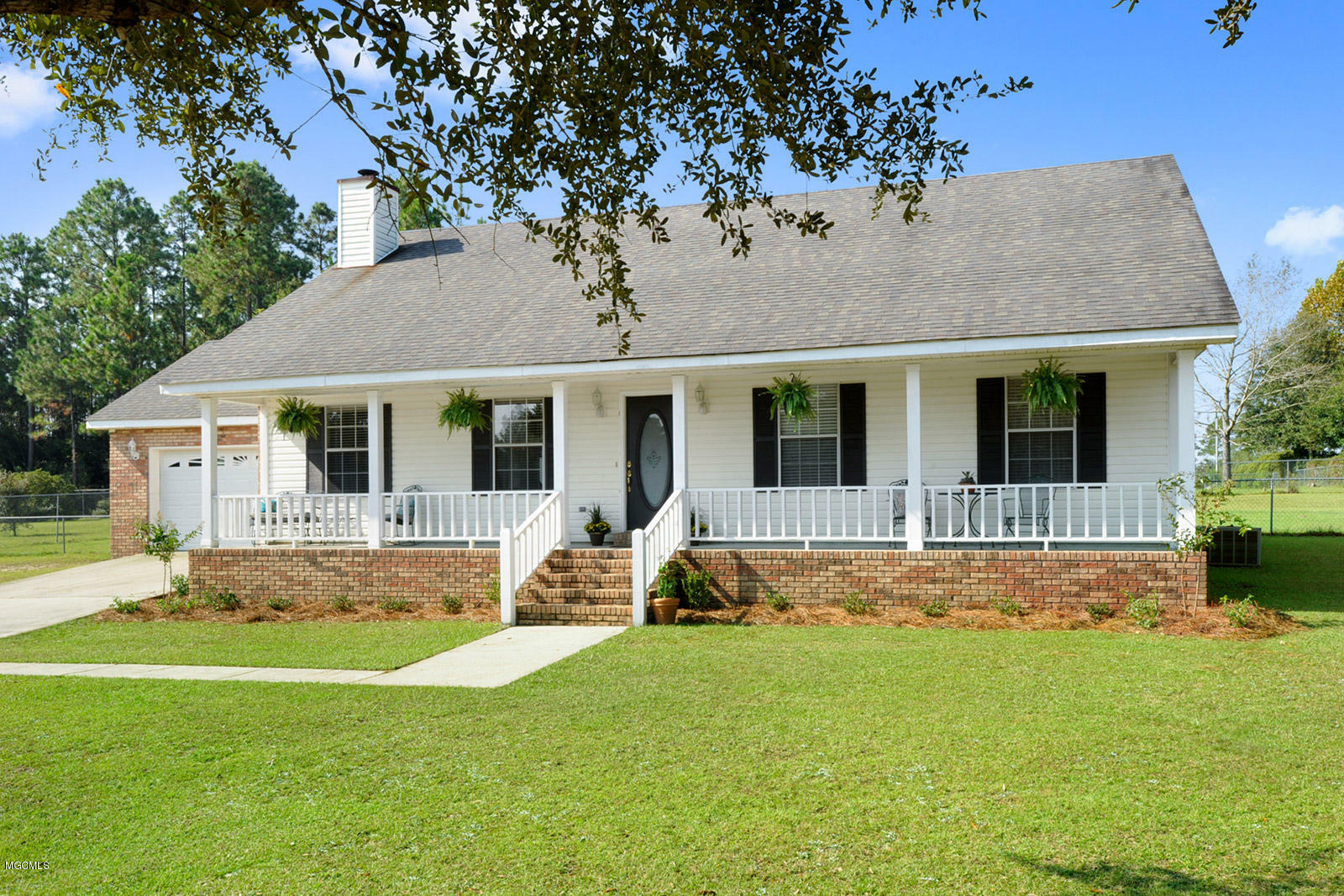 Property Photo:  15507 Village Circle  MS 39532 