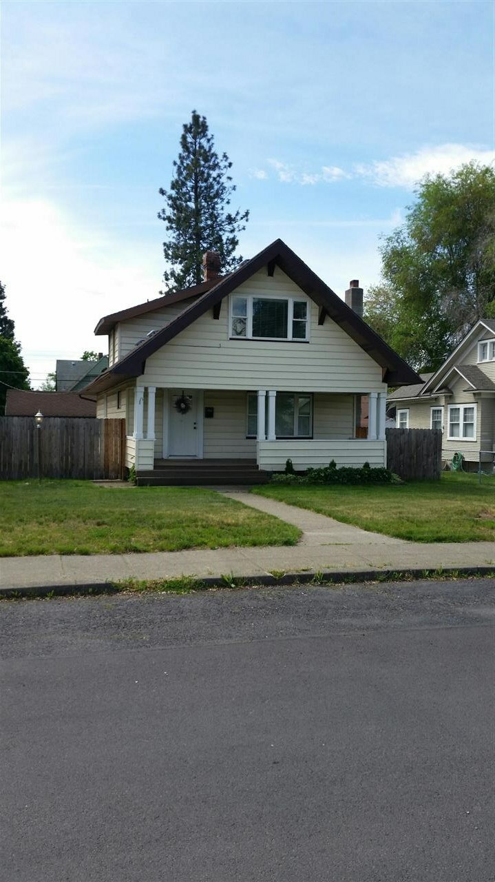 Property Photo: 1117 W Kiernan Ave WA 99205-2759