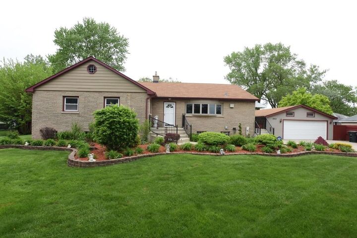 2910 173rd Place  Lansing IL 60438 photo