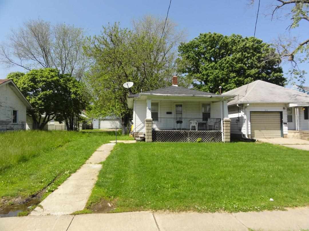Property Photo:  715 W Thrush  IL 61604 