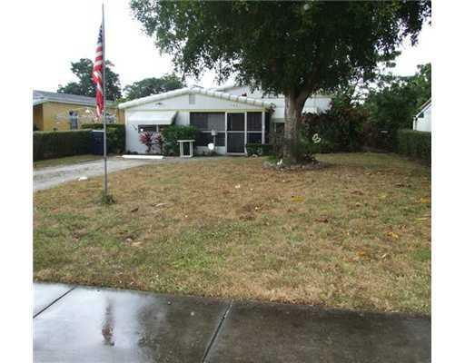 Property Photo: 1571 NE 174 St FL 33162