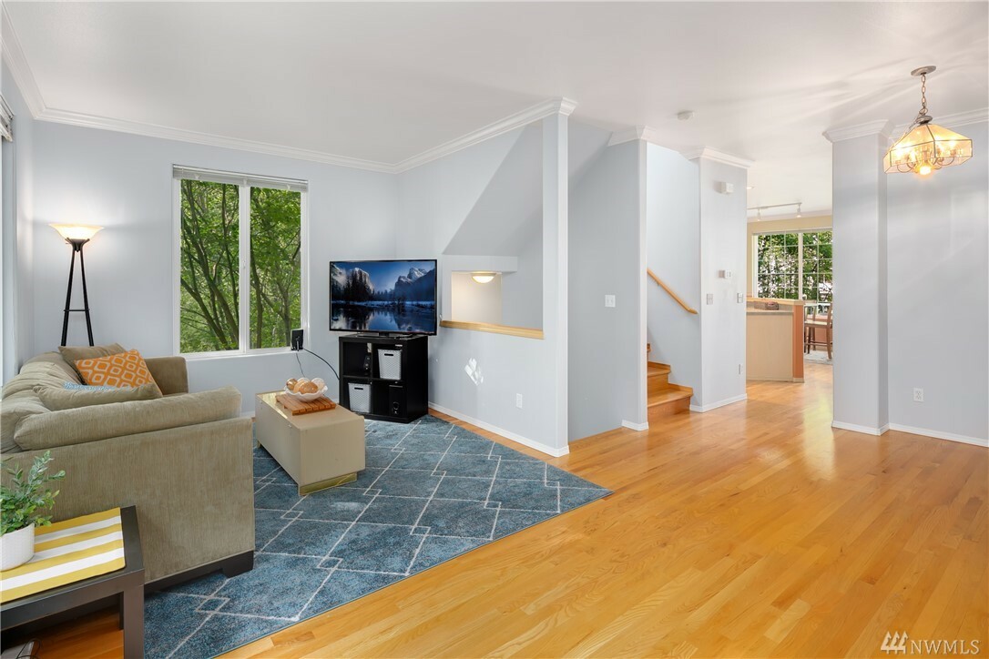 Property Photo:  10424 Holly Dr D  WA 98204 