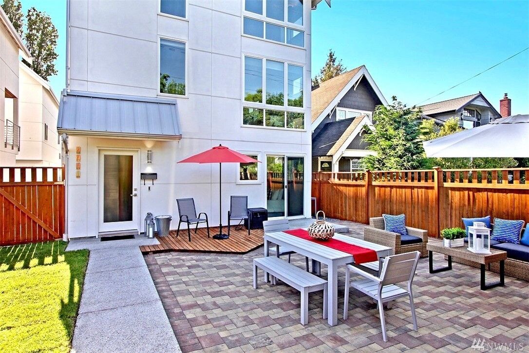 Property Photo:  2771 59th Ave SW  WA 98116 