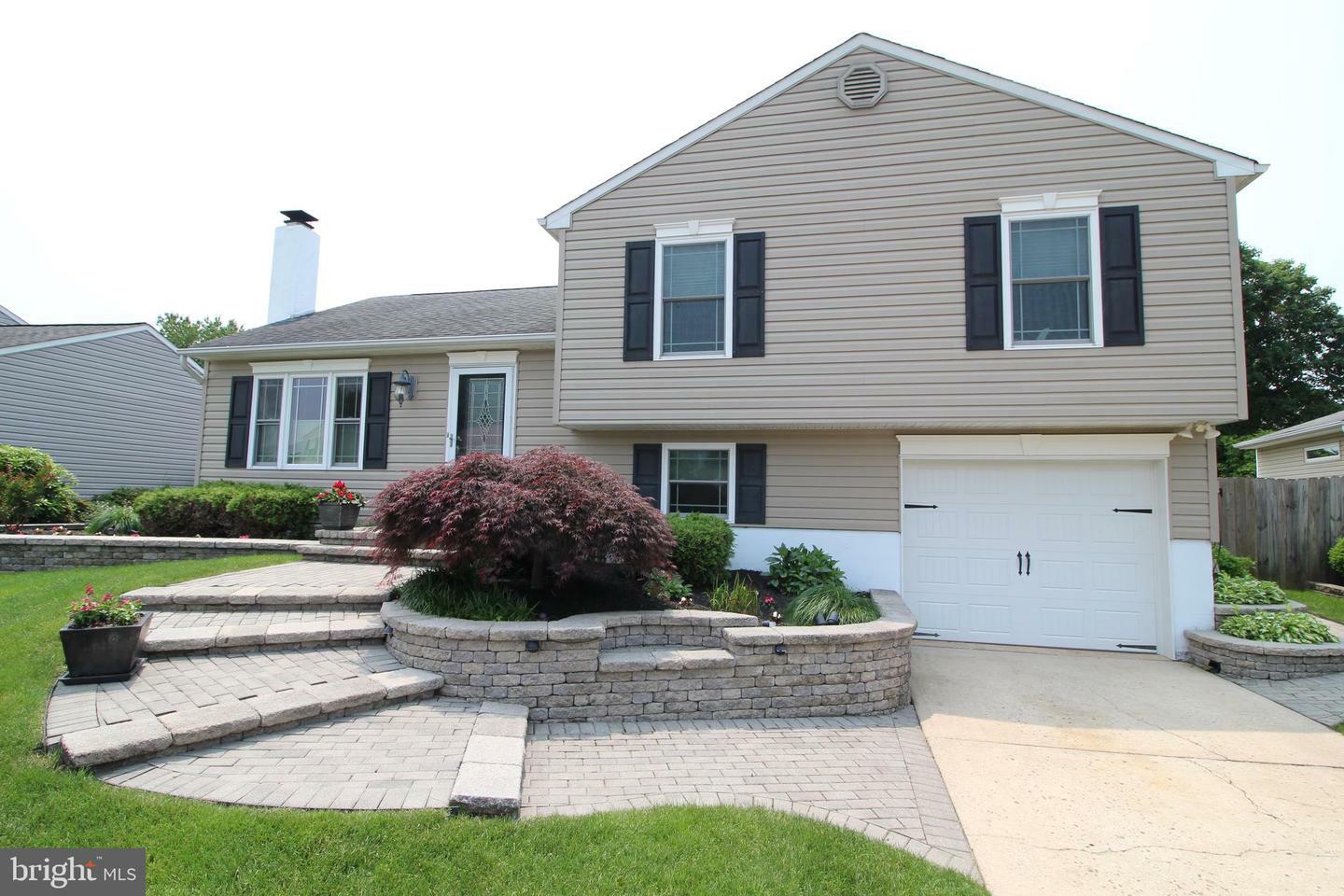 Property Photo: 413 Musket Drive PA 19067
