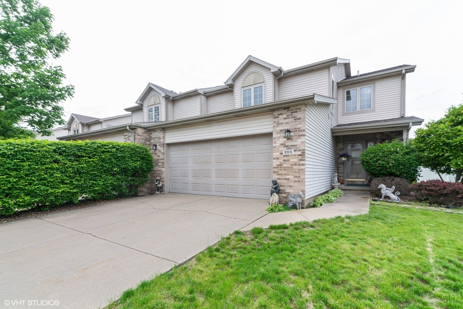 Property Photo:  205 Terrace Court  IL 60914 