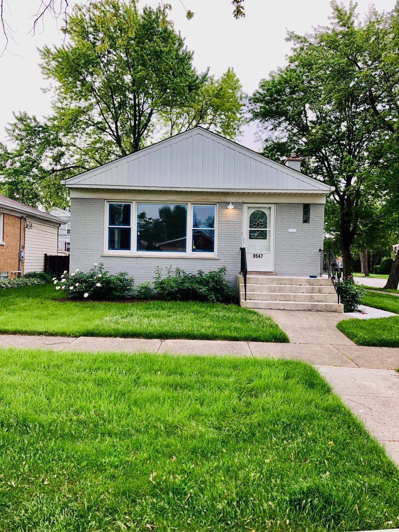 Property Photo:  9547 Lexington Avenue  IL 60513 