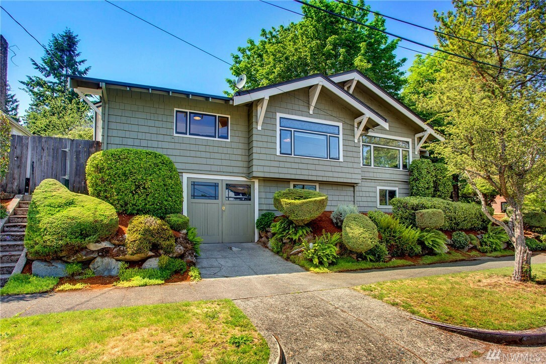 Property Photo:  2017 NE Ravenna Blvd  WA 98105 