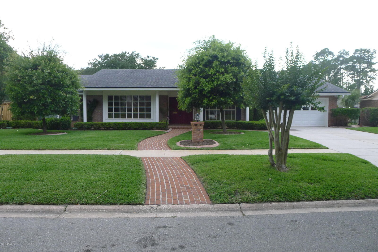 Property Photo: 1060 Lido Road FL 32216