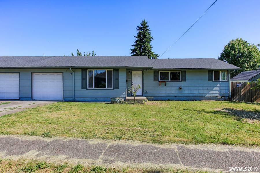 Property Photo: 307 SE Sheridan Rd OR 97378