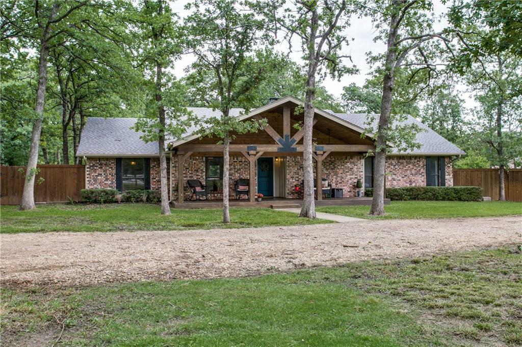 Property Photo:  5013 Oak Bend Circle  TX 76208 