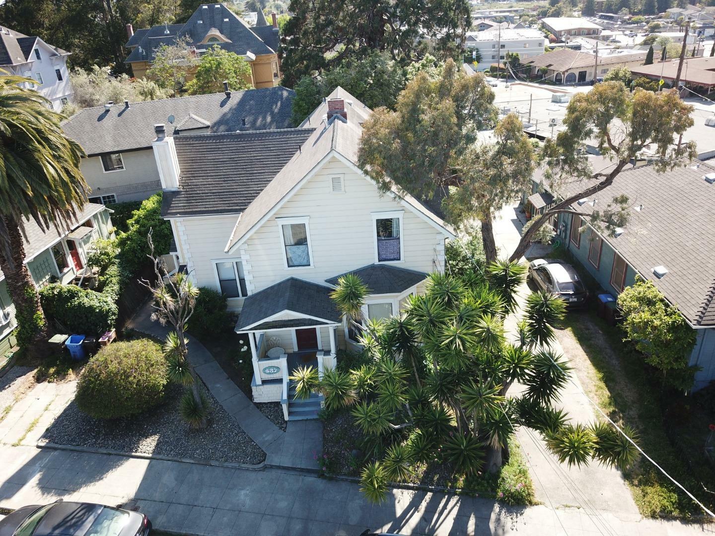 Property Photo:  537 Ocean View Avenue  CA 95062 