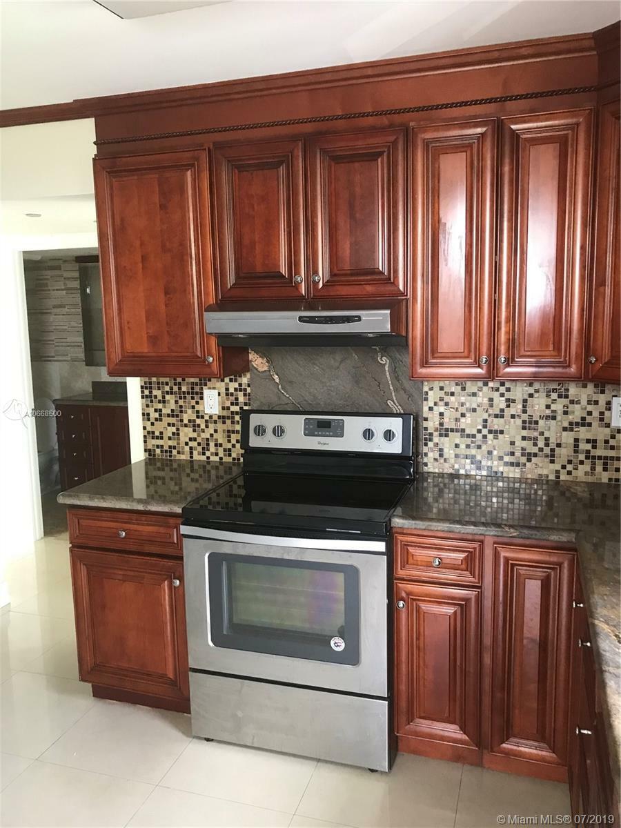 Property Photo: 3300 NE 191st St 913 FL 33180