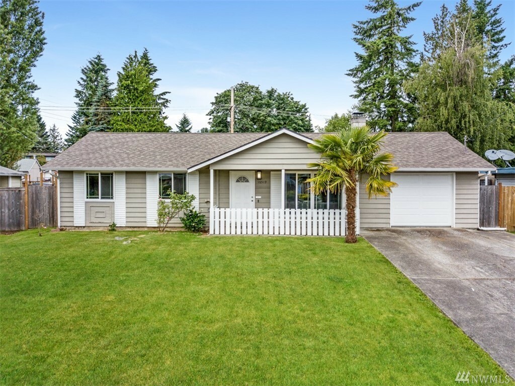 Property Photo: 16519 116th Place SE WA 98058