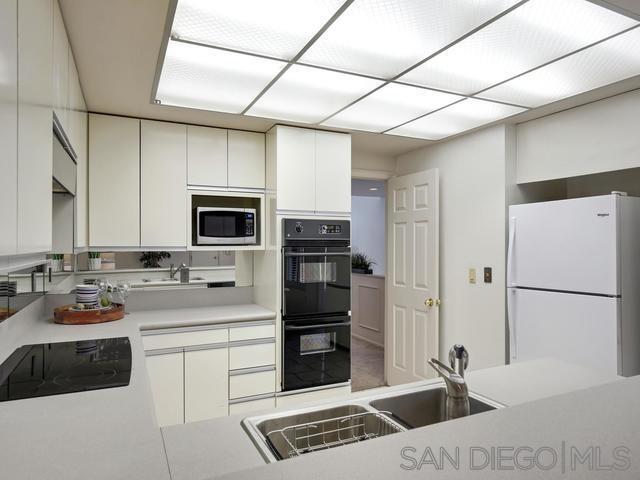 Property Photo: 1691 Caminito Aliviado CA 92037