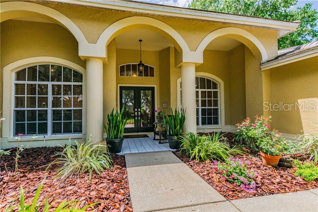 Property Photo:  9304 Wellington Park Circle  FL 33647 