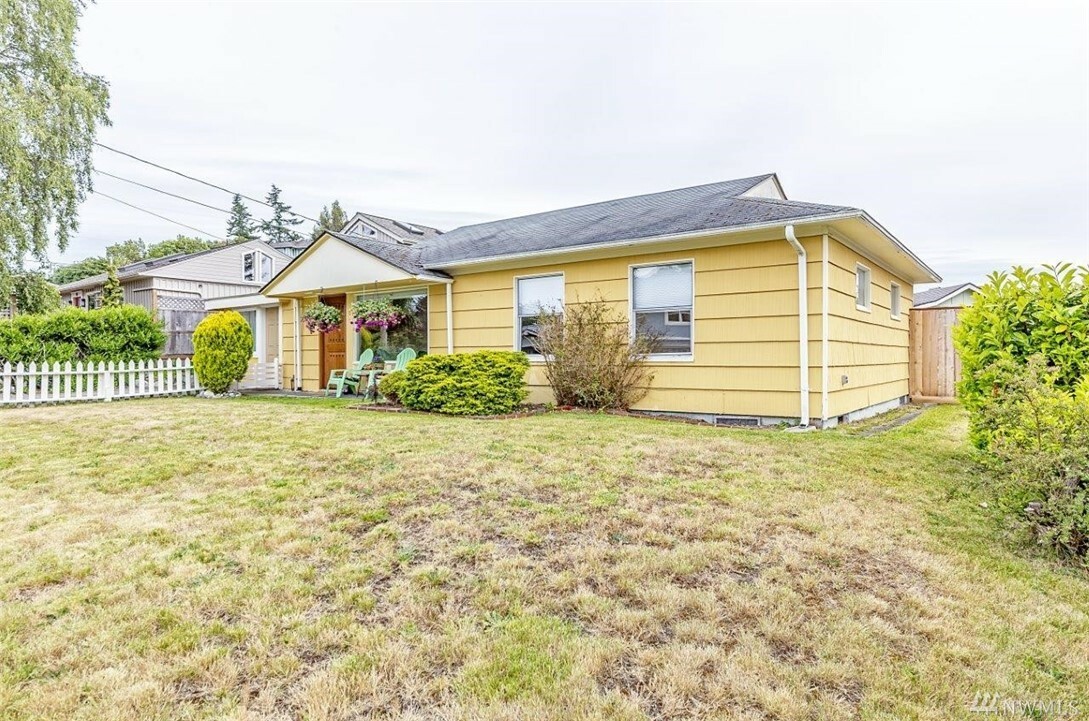 Property Photo:  819 S Street  WA 98368 