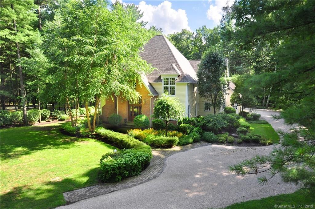 Property Photo:  1 Hinchley Wood  CT 06032 