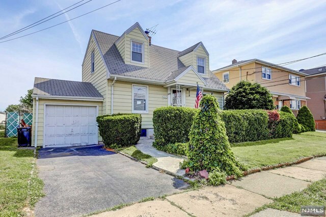 Property Photo:  363 Fern Avenue  NJ 07071 