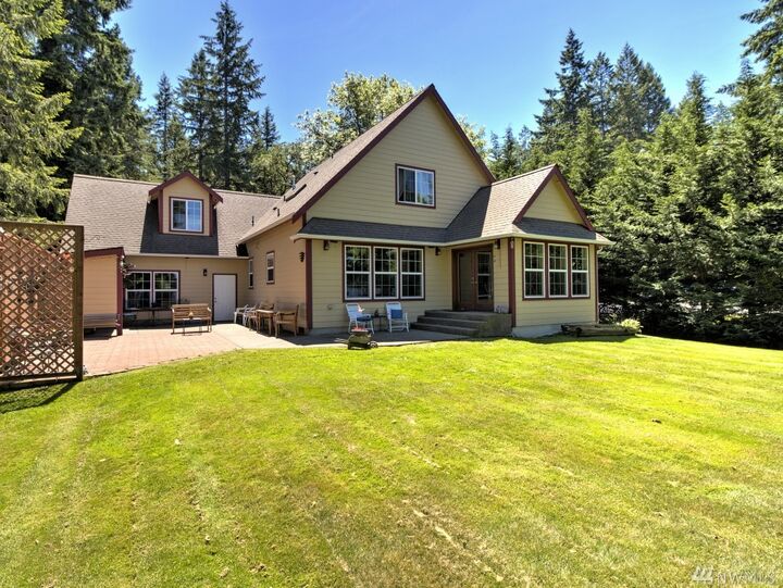 Property Photo:  190 E Island Lake Dr  WA 98584 