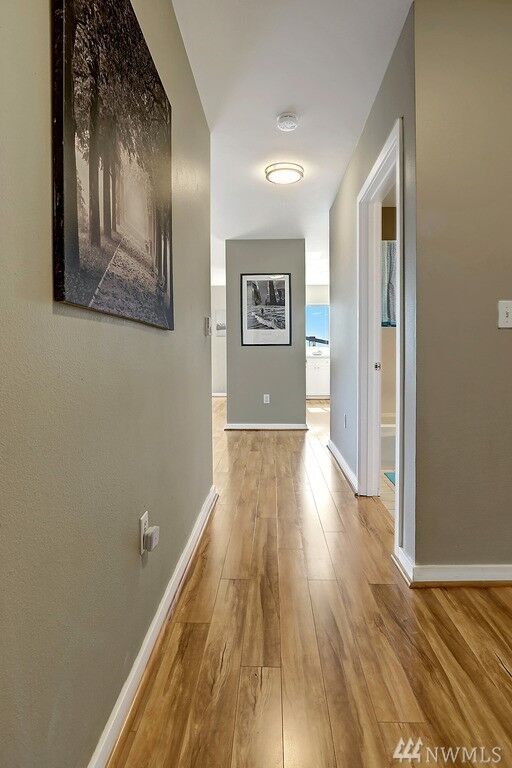 Property Photo:  524 6th Ave W 310  WA 98119 