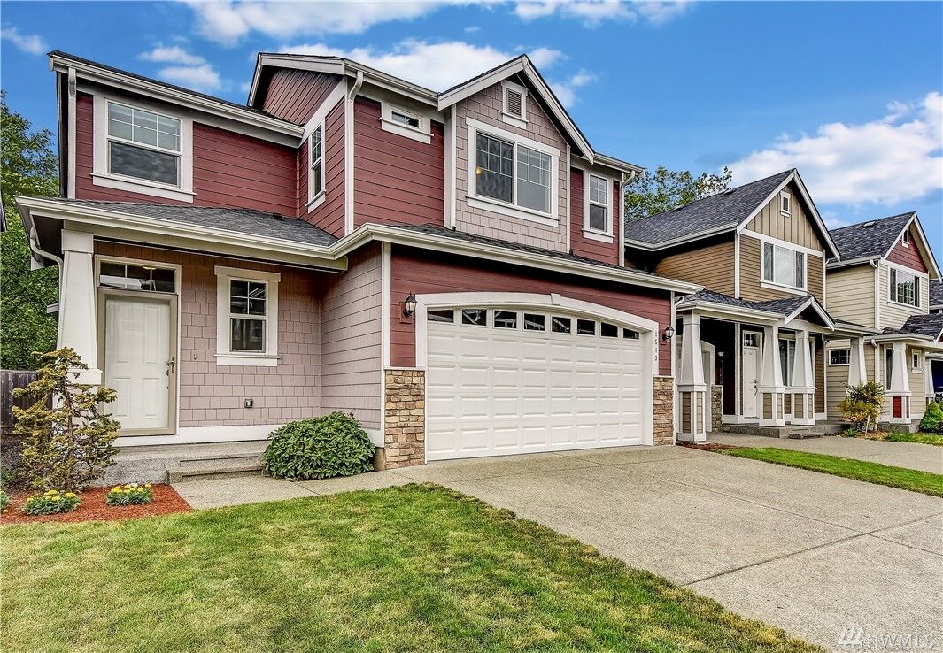 Property Photo:  1513 W Smith Ct  WA 98032 