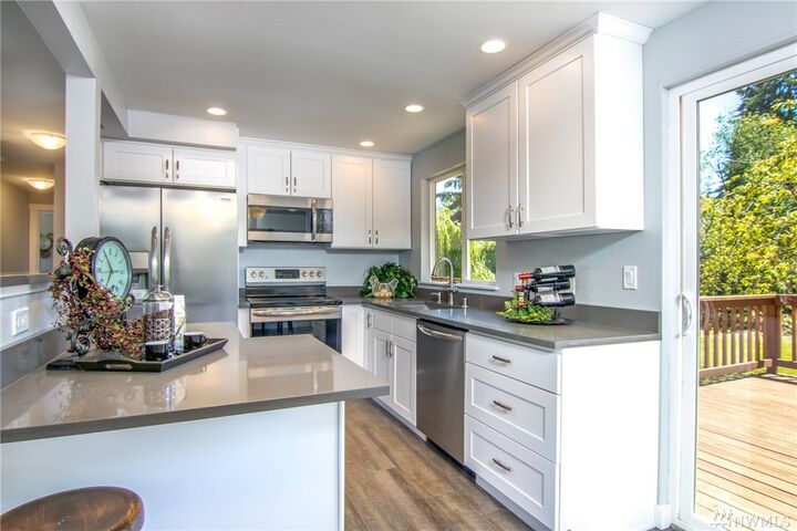 Property Photo: 18919 68th Ave W WA 98036