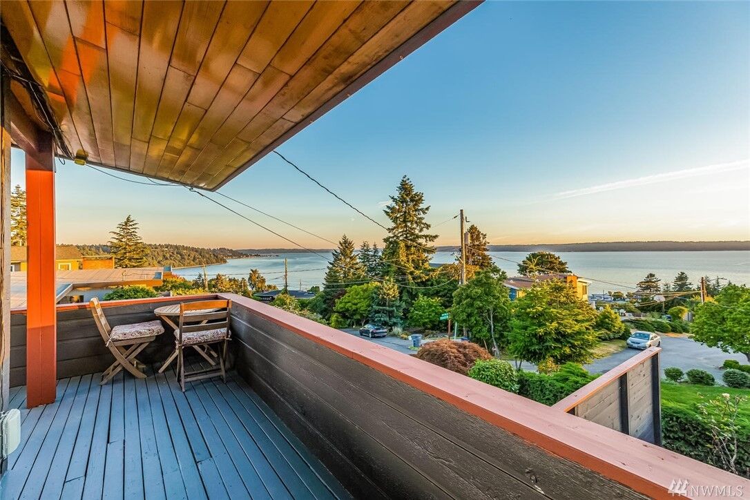 Property Photo: 2430 SW 121st St WA 98146