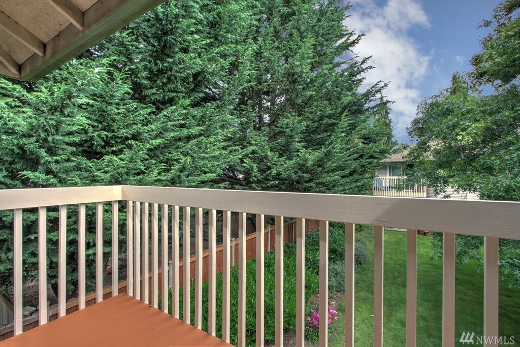 Property Photo:  305 9th St 8  WA 98290 