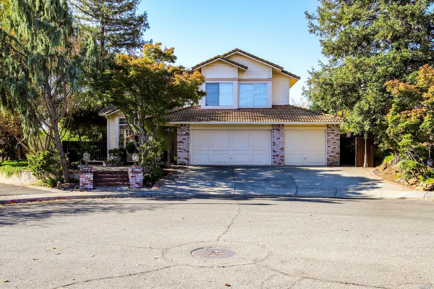 Property Photo: 2411 Shawnee Court CA 94534