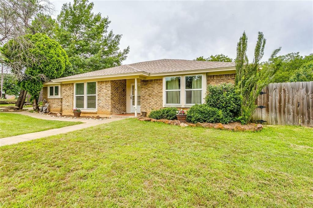 Property Photo:  101 Rosamond Street  TX 76028 