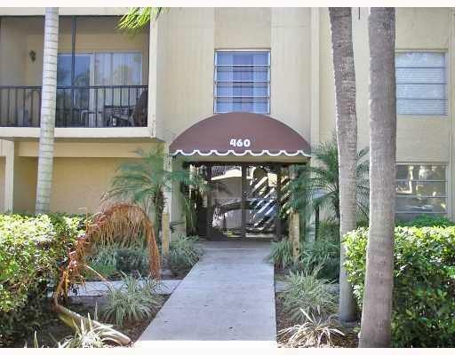Property Photo: 460 NW 20th Street 3030 FL 33431