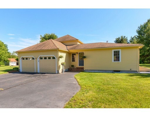 Property Photo: 7 Buckingham Dr MA 01886