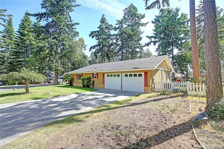 Property Photo:  1584 Links Wy  WA 98277 