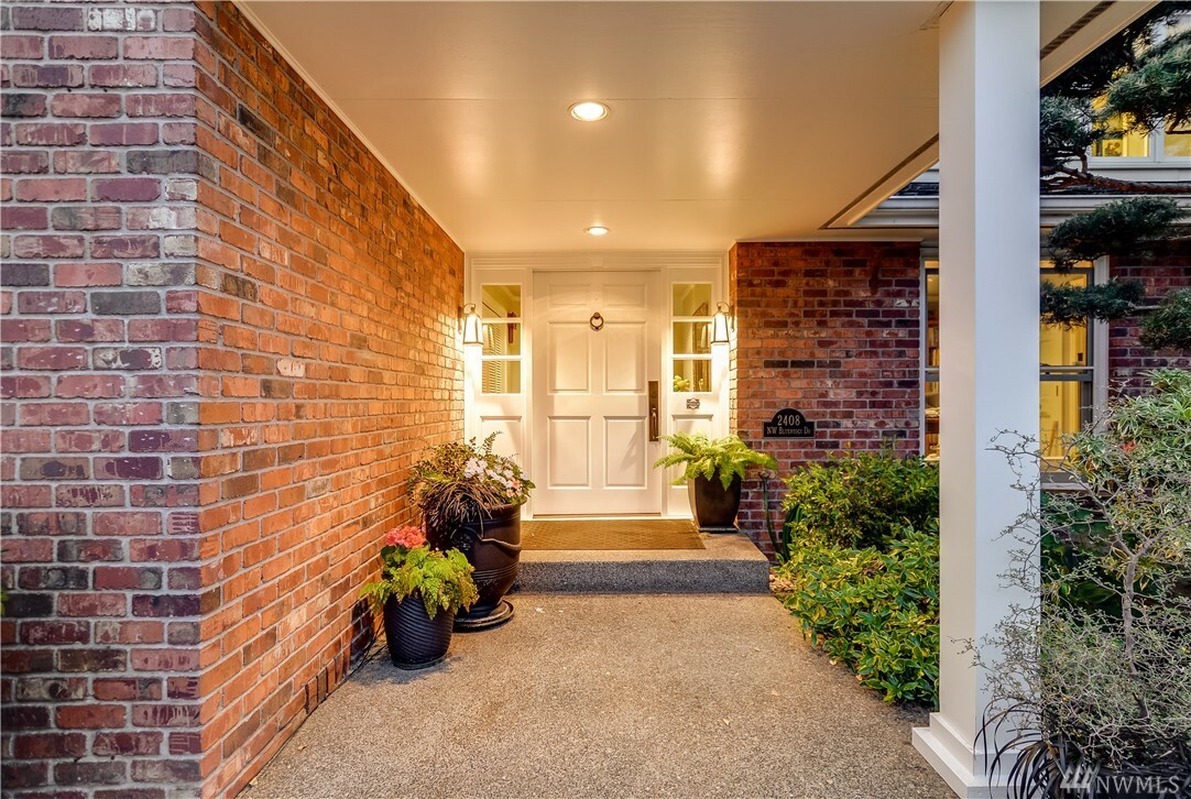 Property Photo: 2408 NW Blue Ridge Dr WA 98177