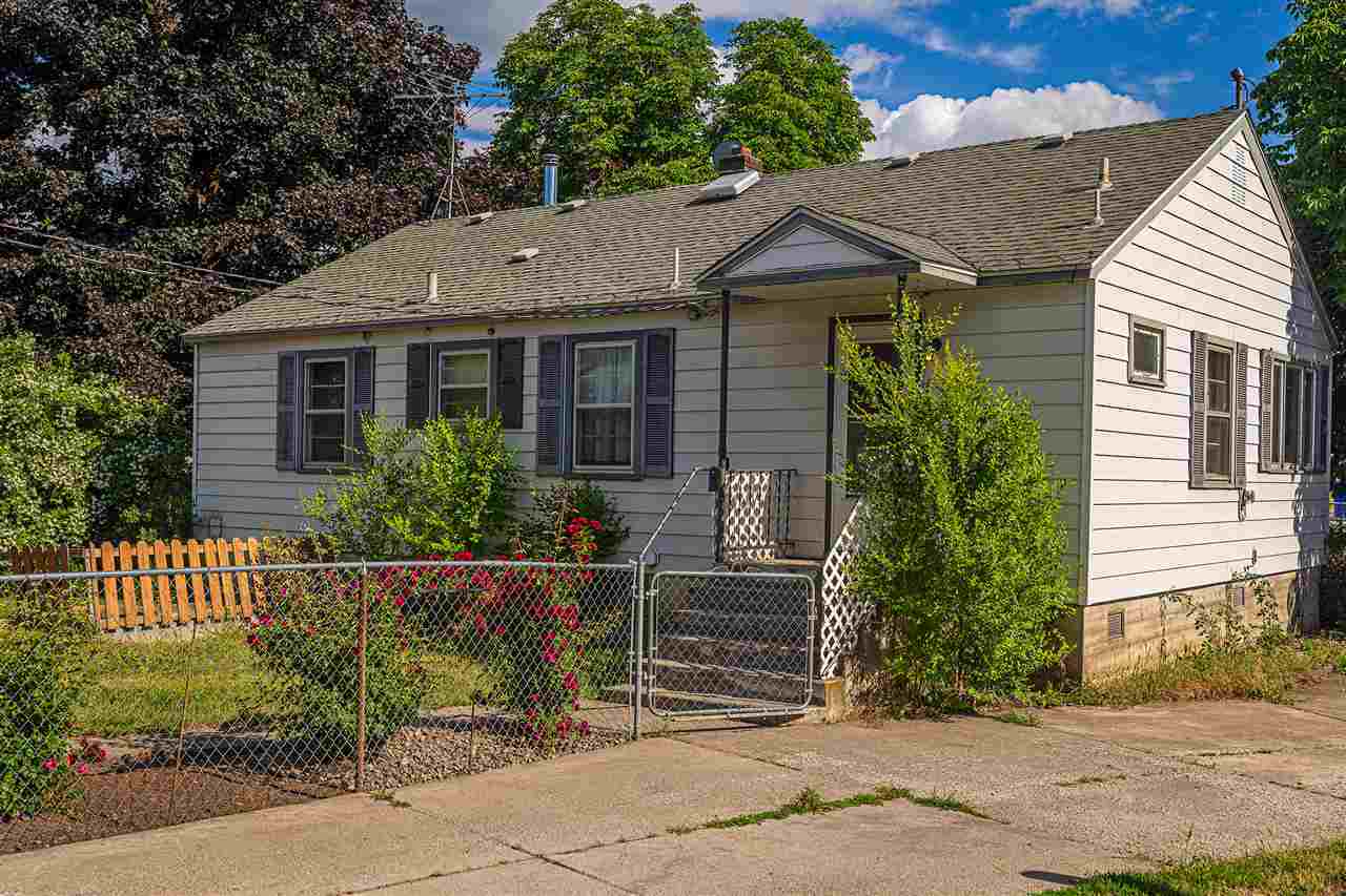 Property Photo:  8115 E Broadway Ave  WA 99212-2744 