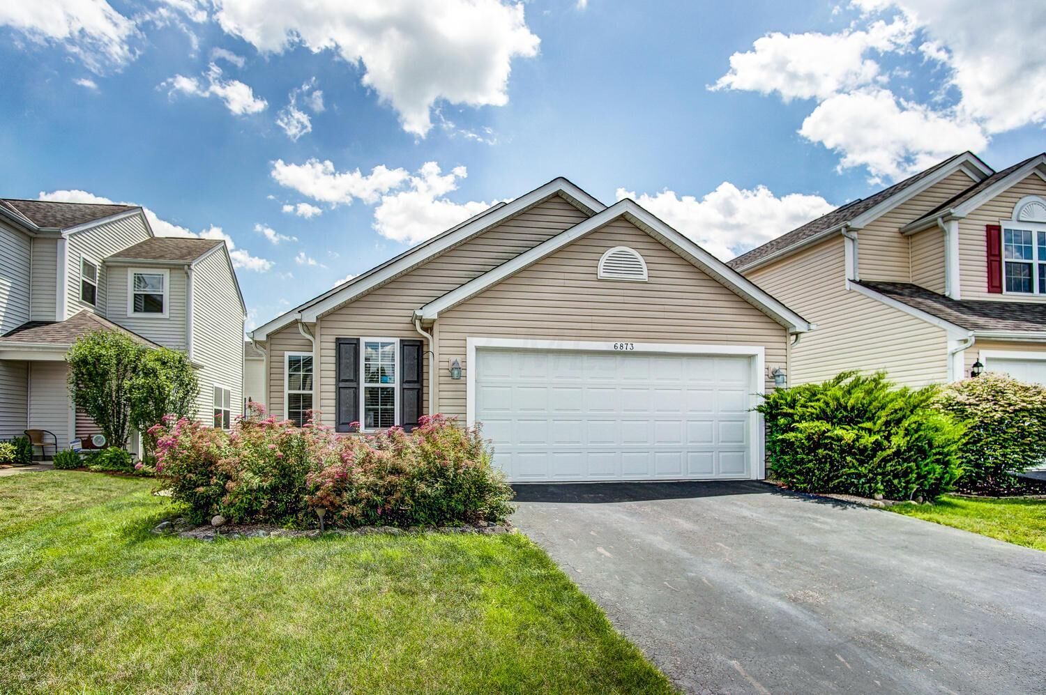 Property Photo: 6873 Willow Bloom Drive OH 43110