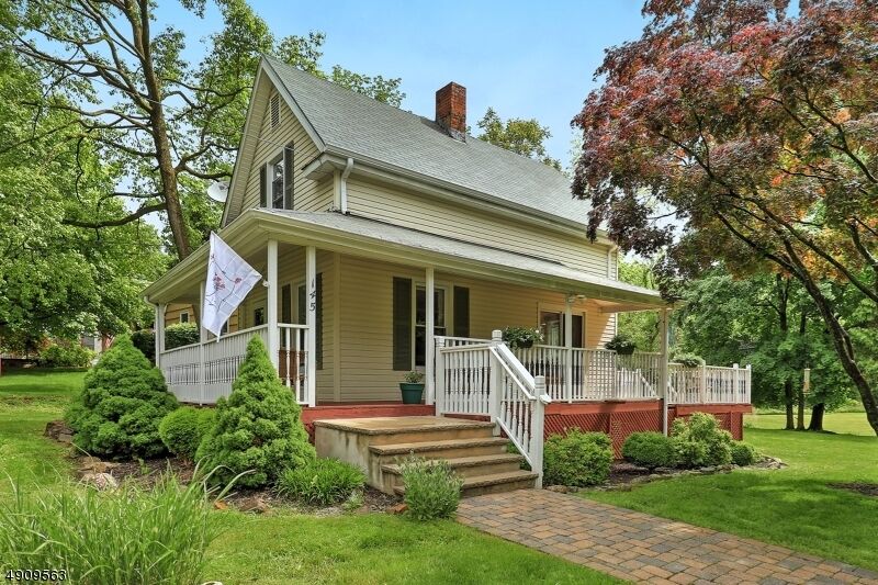 Property Photo:  145 Lake Valley Rd  NJ 07960 