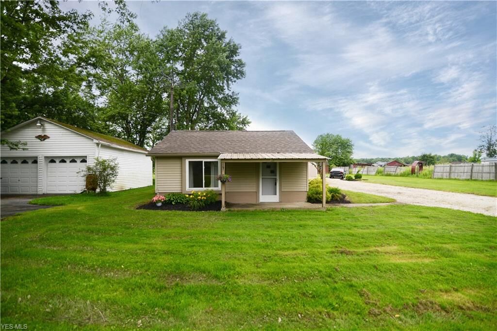 Property Photo: 10678 Detwiler Road OH 44406