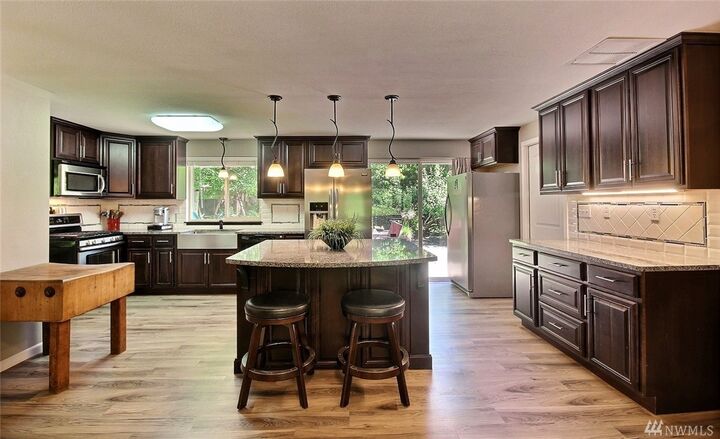 Property Photo:  12850 SE 234th St  WA 98031 