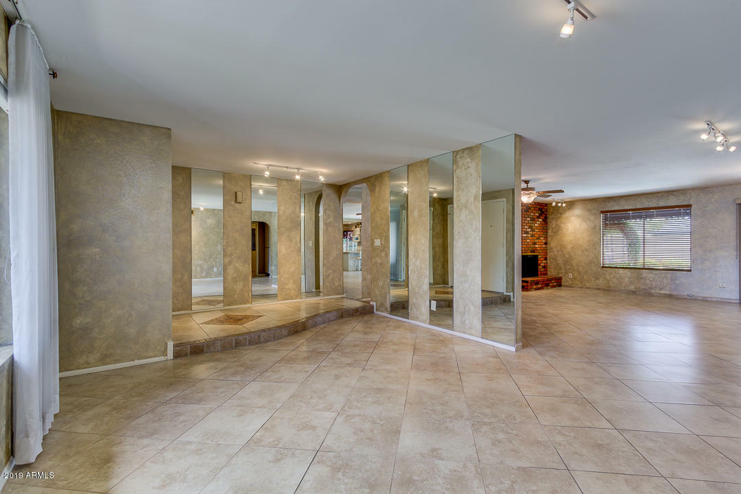Property Photo: 1929 S Beverly -- AZ 85210